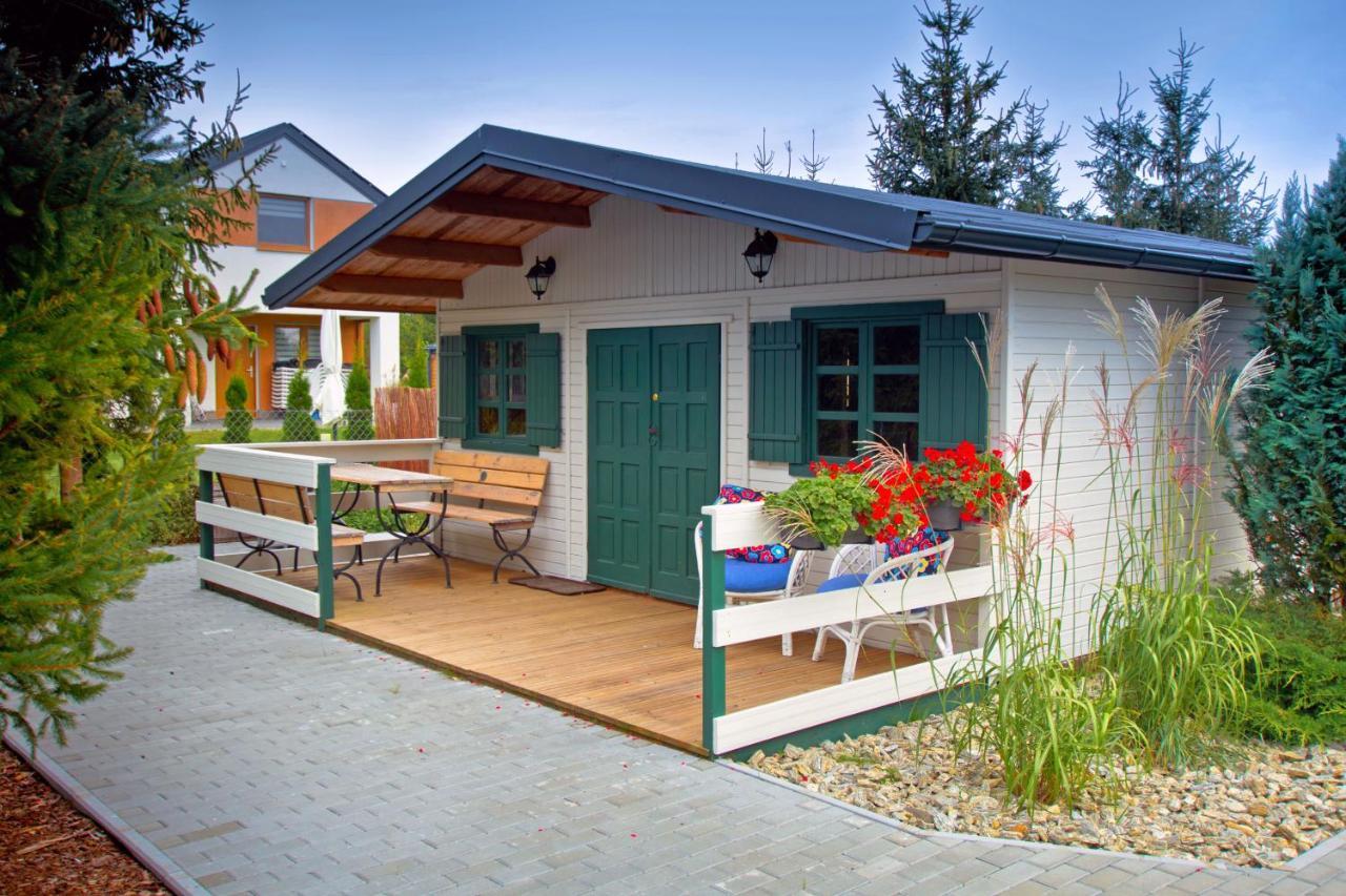 Bajeczny Dworek Karwia Exterior photo